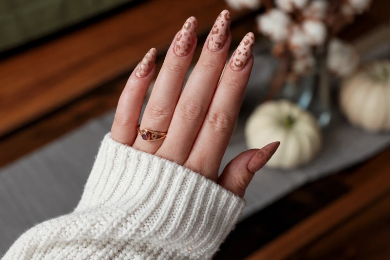 Animal print nail design