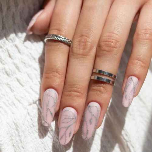 manicure ślubny srebrne zdobienia