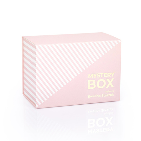 MollyNails Mystery Box – Boîte surprise pour les ongles, sélection d'Ewelina Staszak, d'une valeur de 200 zł+