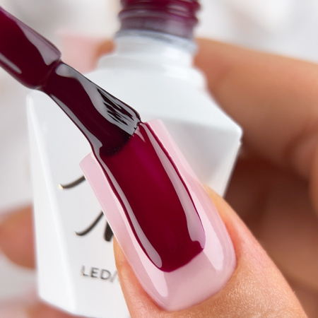 Vernis hybride LED/UV Gel Polish The Trend Edit n° 302 Cherry Bomb MollyNails sans HEMA/Di-HEMA 8 g + nuancier « Reds » OFFERT