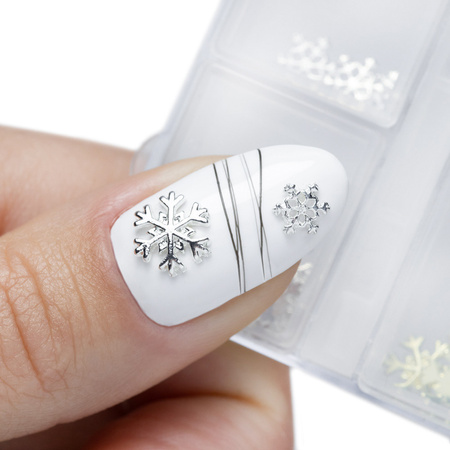 Christmas decorations: stars and snowflakes in a box, 5 x 6 designs, 30 pieces