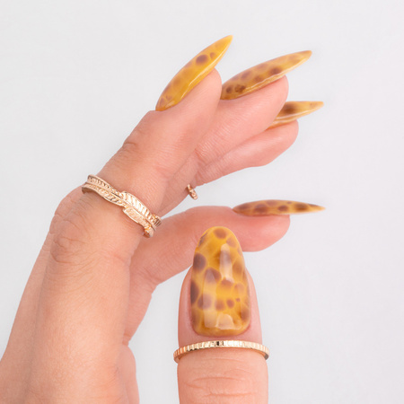 MollyNails Hybrid-Nagellack Choco Dreams Crispy Crunch, HEMA/Di-HEMA-frei, 8 g, Nr. 355