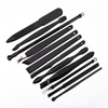 Set mit 18 Kosmetikzubehörteilen für Maniküre, Pediküre und Gesichtsbehandlungen in einem schwarz-roten Etui – CC046