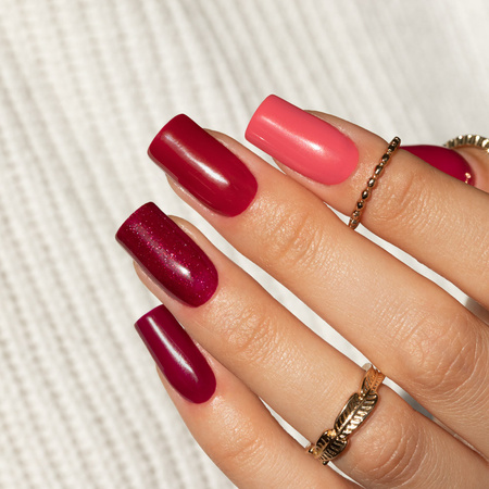Vernis hybride MollyNails Hearts & Kisses Dark Raspberry sans HEMA/Di-HEMA, 8 g, n° 193